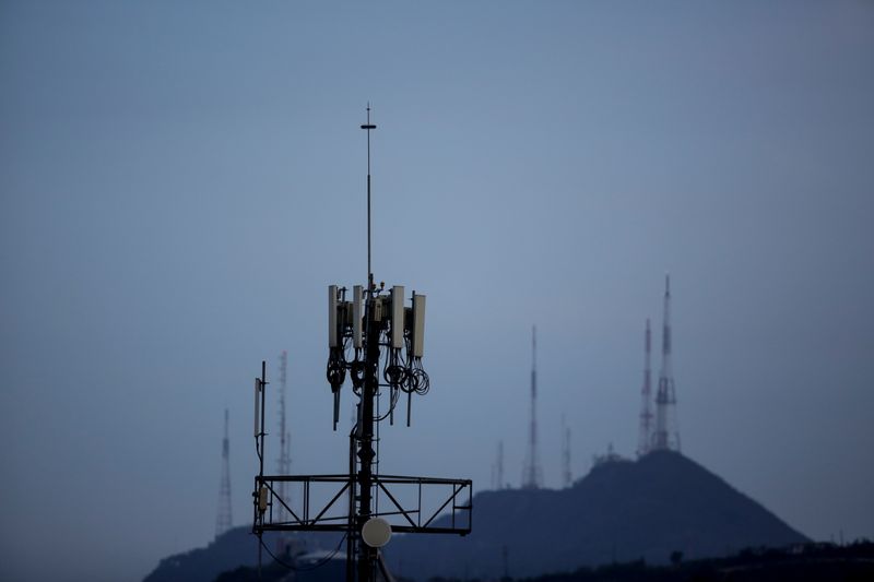 &copy; Reuters. A cellular tower is pictured in Monterrey