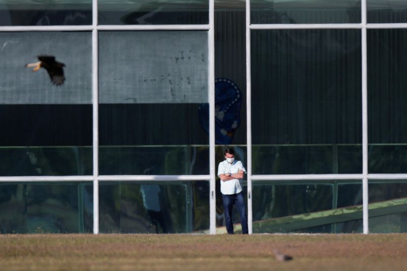 &copy; Reuters. Presidente Jair Bolsonaro no Palácio da Alvorada