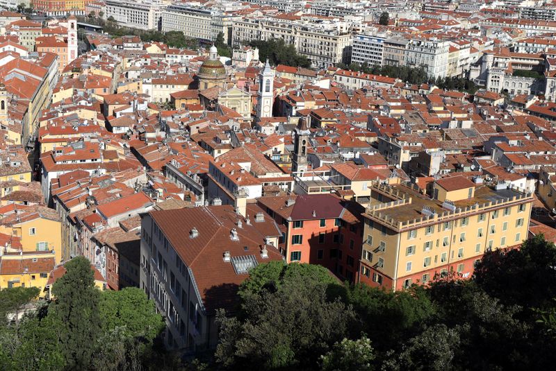 &copy; Reuters. DIFFÉRENTES &quot;OPTIONS&quot; POUR LES 20% DES MÉNAGES PAYANT ENCORE LA TAXE D&apos;HABITATION