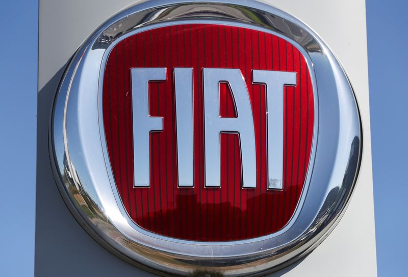 © Reuters. Il logo Fiat a Bruxelles, 28 maggio 2020