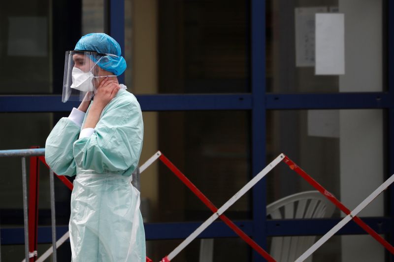 &copy; Reuters. DIX-HUIT DÉCÈS SUPPLÉMENTAIRES LIÉS AU COVID-19 EN FRANCE