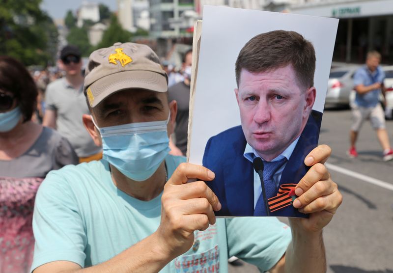 Ten thousand march in Russian far east in support of detained governor