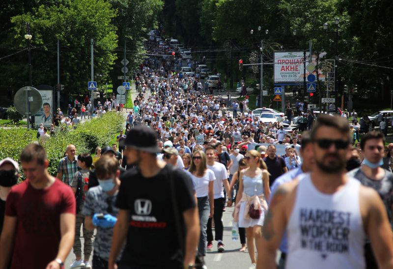 Десять тысяч человек вышли на улицы Хабаровска в поддержку губернатора