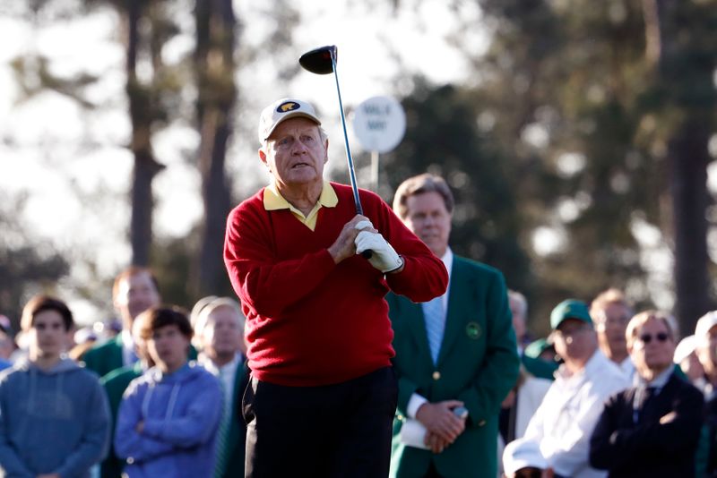 &copy; Reuters. Honorary starter Jack Nicklaus of the U.S. tees off during the ceremonial start at the 2018 Masters golf tournament in Augusta
