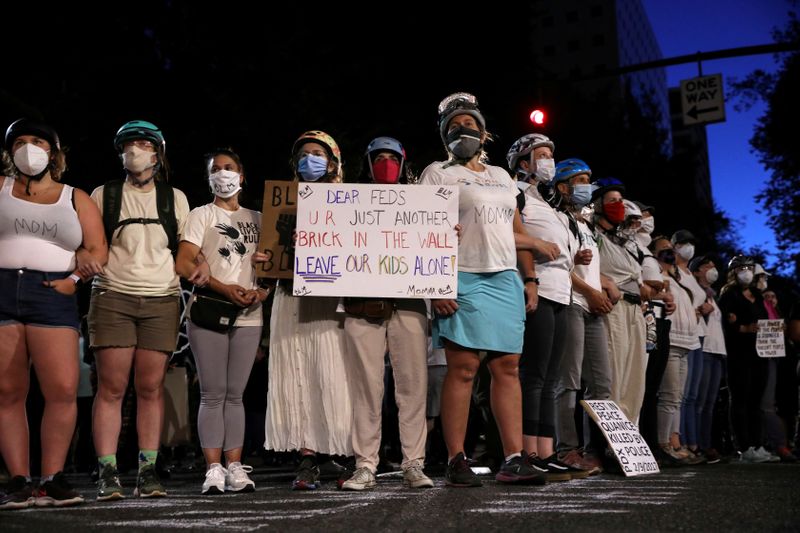 © Reuters. トランプ氏、ポートランドのデモを非難　市長は連邦政府介入に反発