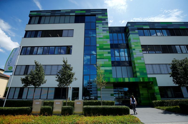 © Reuters. FILE PHOTO: The headquarters of biopharmaceutical company BioNTech are seen in Mainz
