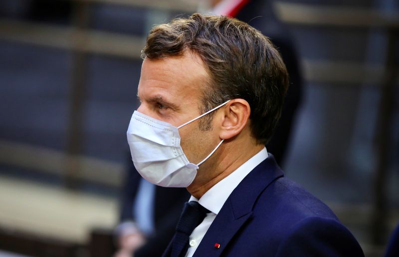 © Reuters. Presidente da França, Emmanuel Macron, deixa prédio do Conselho Europeu em Bruxelas