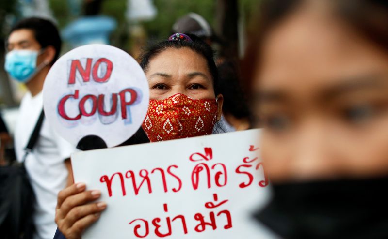 &copy; Reuters. Pro-democracy activists protest in Bangkok