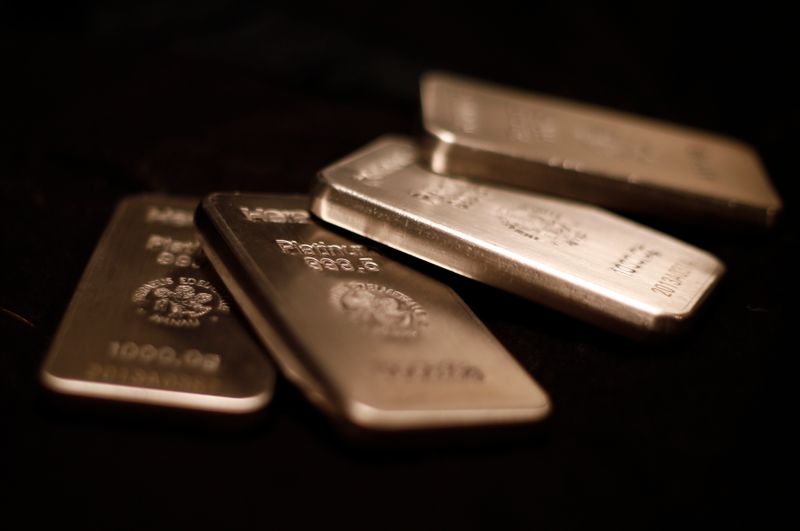 &copy; Reuters. Platinum bars are stacked at the safe deposit boxes room of the ProAurum gold house in Munich