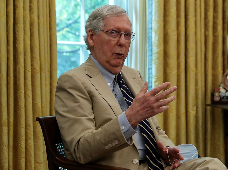 &copy; Reuters. U.S. Senate Majority Leader McConnell attends meeting to discuss coronavirus aid legislation at the White House in Washington