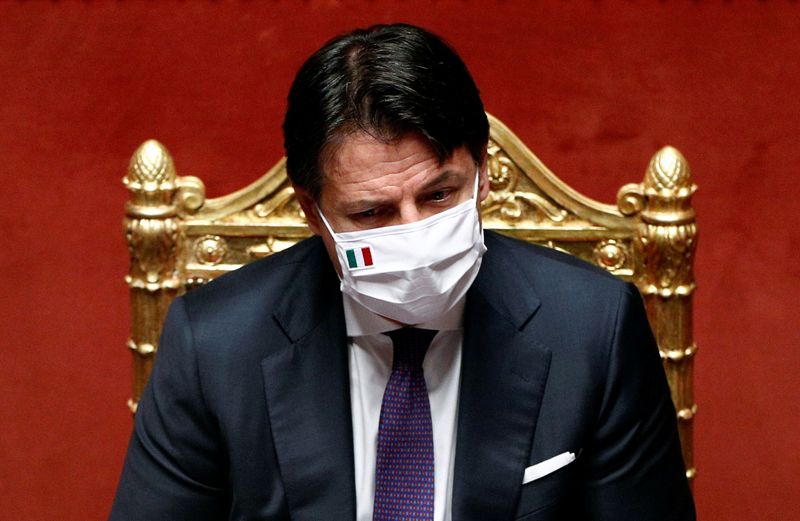 © Reuters. Italy's Prime Minister Giuseppe Conte addresses the upper house of parliament following the EU summit on the recovery fund, in Rome