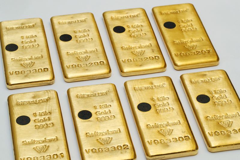 &copy; Reuters. Слитки золота в Марене, Швейцария