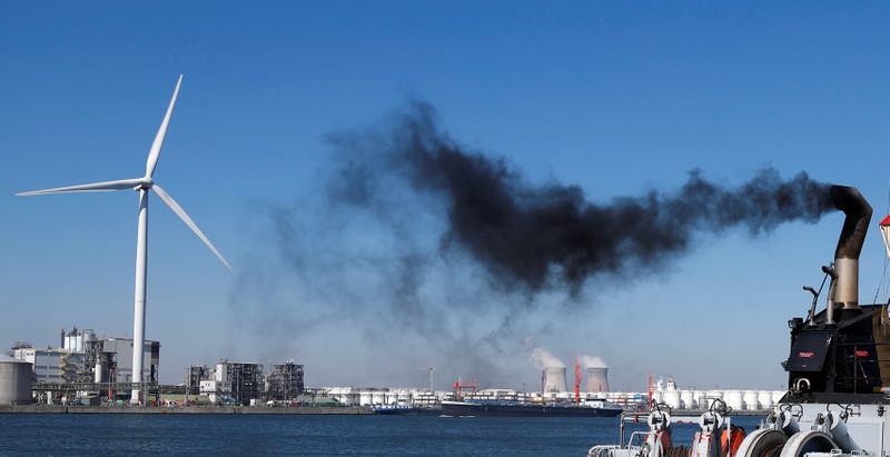 &copy; Reuters. FILE PHOTO: Smoke rises from a pilot boat in the port of Antwerp