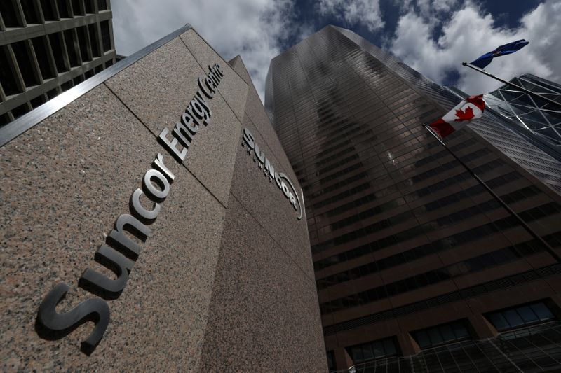 © Reuters. The Suncor Energy logo is seen at their head office in Calgary