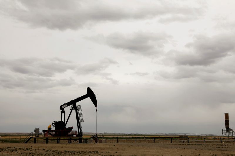 &copy; Reuters. FILE PHOTO: A TORC Oil &amp; Gas pump jack near Granum