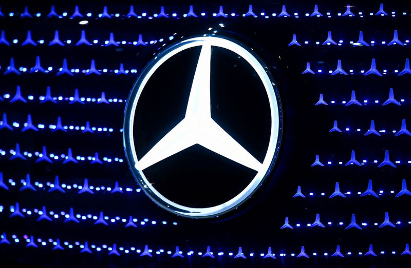 Daimler flags recovery signs, sees Mercedes-Benz EBIT rising this year