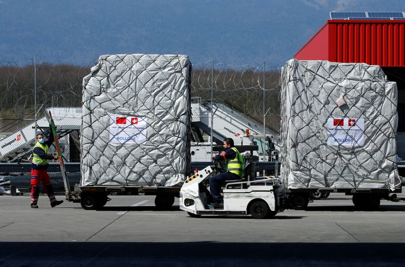 &copy; Reuters. CORONAVIRUS: L&apos;UE PROLONGE L&apos;EXEMPTION DE TAXES SUR LES MASQUES IMPORTÉS