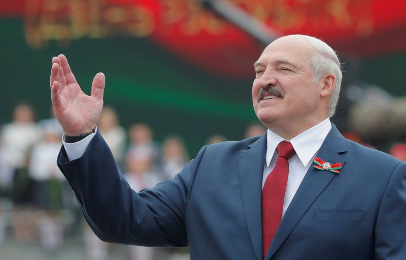 &copy; Reuters. غطوا الحصاد لا الاحتجاجات.. رئيس روسيا البيضاء يهدد بطرد الصحفيين الأجانب