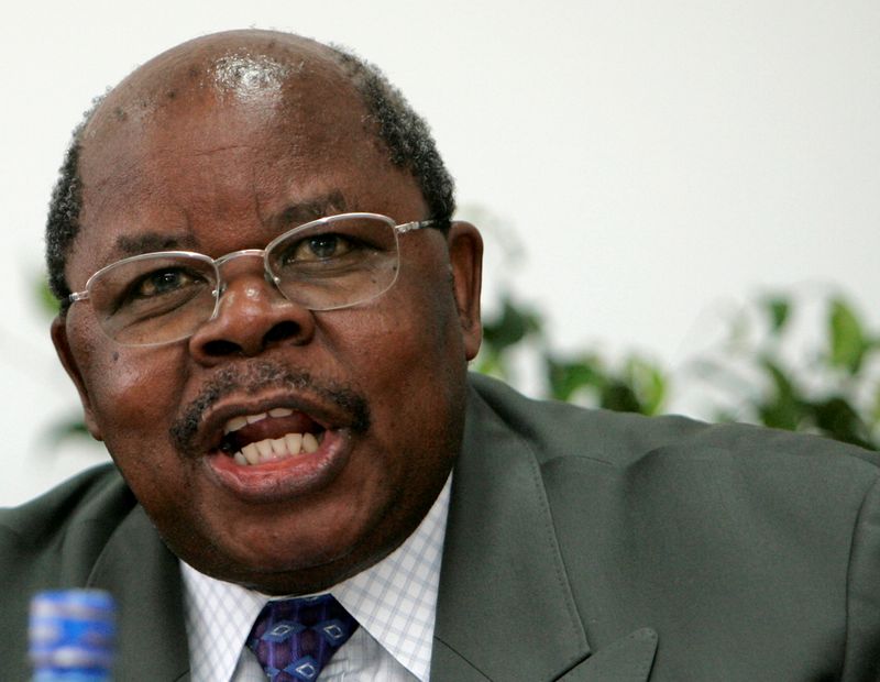 &copy; Reuters. الرئاسة: وفاة رئيس تنزانيا السابق بنجامين مباكا