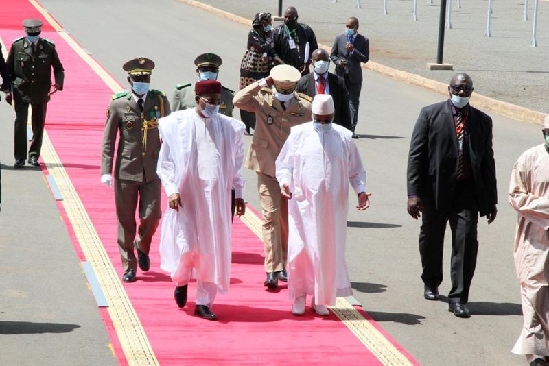 &copy; Reuters. SOMMET EXTRAORDINAIRE LUNDI DES PAYS OUEST-AFRICAINS SUR LA CRISE AU MALI