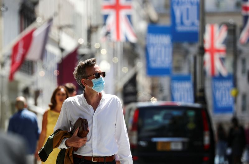 © Reuters. FILE PHOTO: The coronavirus disease (COVID-19) outbreak in London
