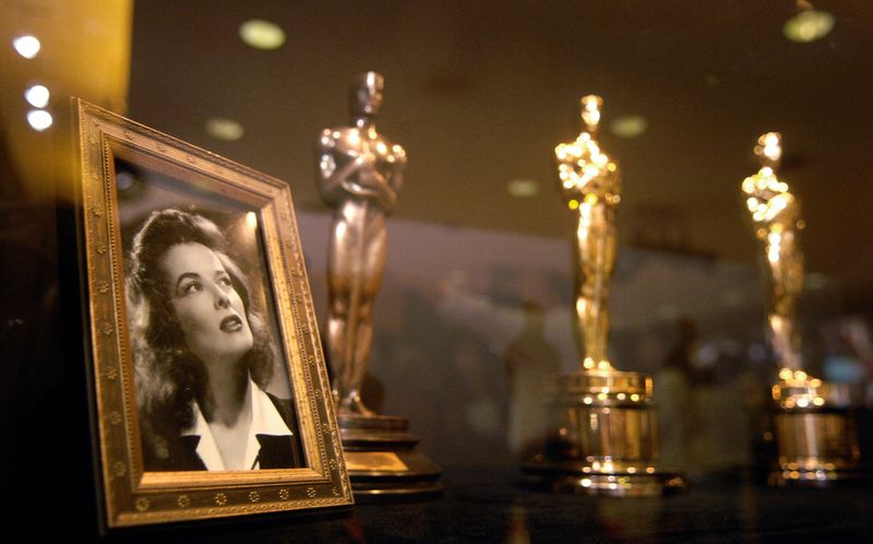 &copy; Reuters. FILE PHOTO: Oscars previously presented to actress Katharine Hepburn are seen at the &quot;Meet the Oscars Display&quot; at the Hollywood &amp; Highland Center in Los Angeles