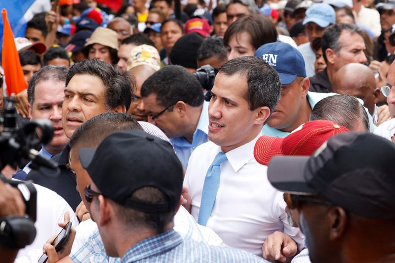 &copy; Reuters. IMAGEN DE ARCHIVO. El líder de la oposición venezolana, Juan Guaidó, durante una manifestación en Caracas, Venezuela