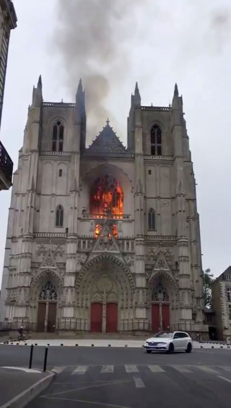 &copy; Reuters. FILE PHOTO: Fire at the Cathedral of Saint Pierre and Saint Paul in Nantes