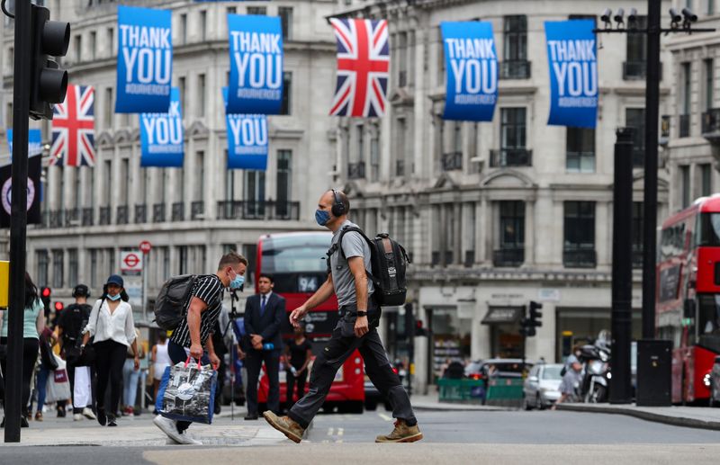 &copy; Reuters. APRÈS LA QUARANTAINE SUR L&apos;ESPAGNE, LONDRES SURVEILLE LA FRANCE ET L&apos;ALLEMAGNE