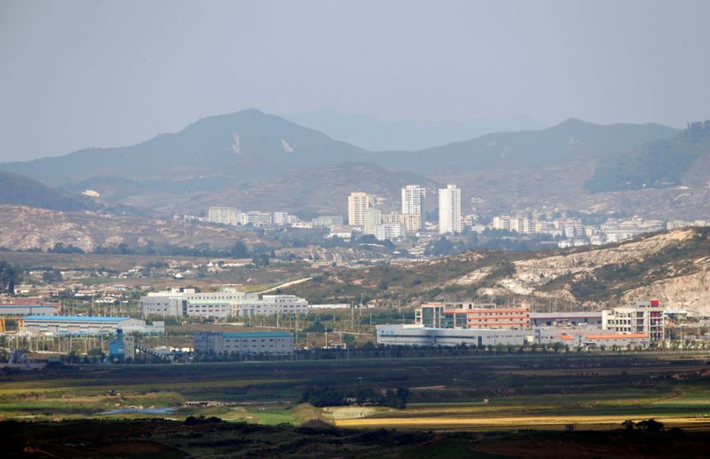 © Reuters. FILE PHOTO: Kaesong city is seen behind the inter-Korean Kaesong Industrial Complex, across the DMZ separating North Korea from South Korea in this picture taken from Dora observatory in Paju