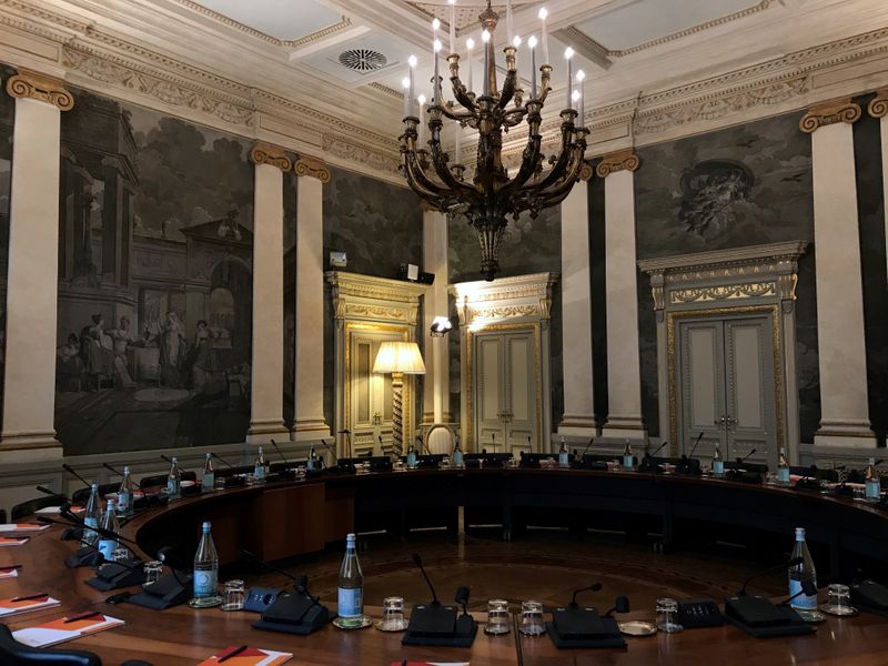 &copy; Reuters. FILE PHOTO: The boardroom of the UBI Banca&apos;s Milan offices