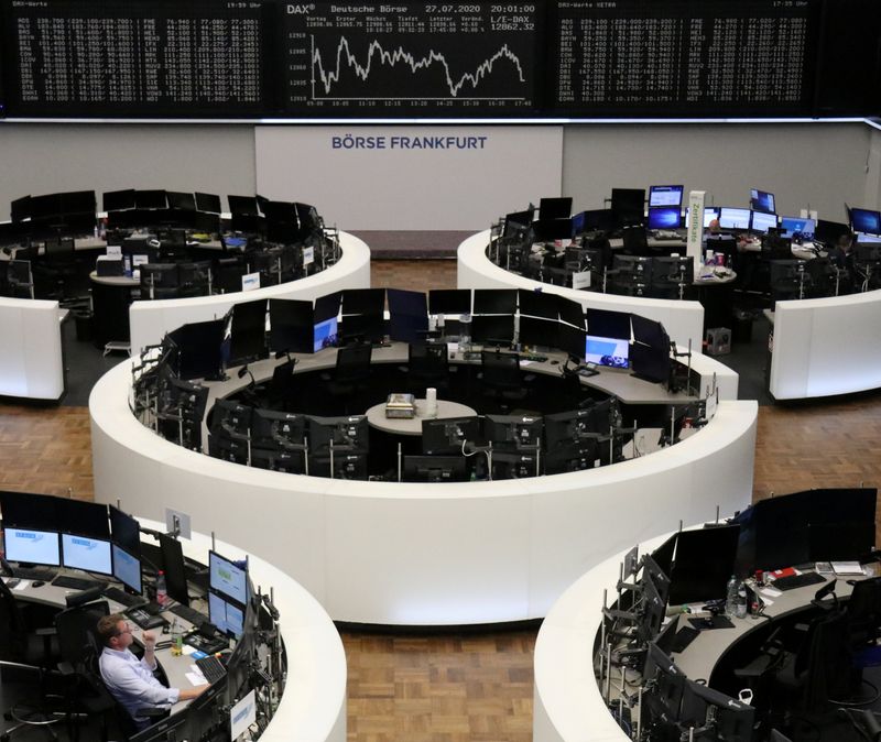 &copy; Reuters. Il grafico dell&apos;indice tedesco DAX nella sede della borsa di Francoforte