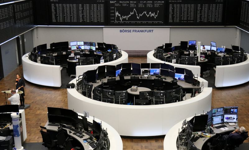 &copy; Reuters. Немецкий индекс DAX на экране Франкфуртской фондовой биржи