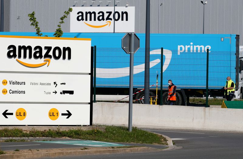 &copy; Reuters. FILE PHOTO: Amazon logistics center in Lauwin-Planque, France