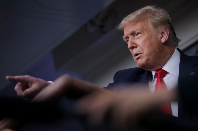 &copy; Reuters. U.S. President Trump hosts coronavirus response task force briefing at the White House in Washington