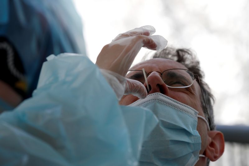 &copy; Reuters. CORONAVIRUS: 1.392 NOUVEAUX CAS ENREGISTRÉS EN 24 HEURES EN FRANCE