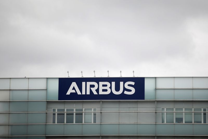 &copy; Reuters. Логотип Airbus на заводе компании около Тулузы