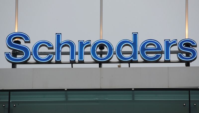 &copy; Reuters. FILE PHOTO: Logo of investment management company Schroders is seen in Zurich