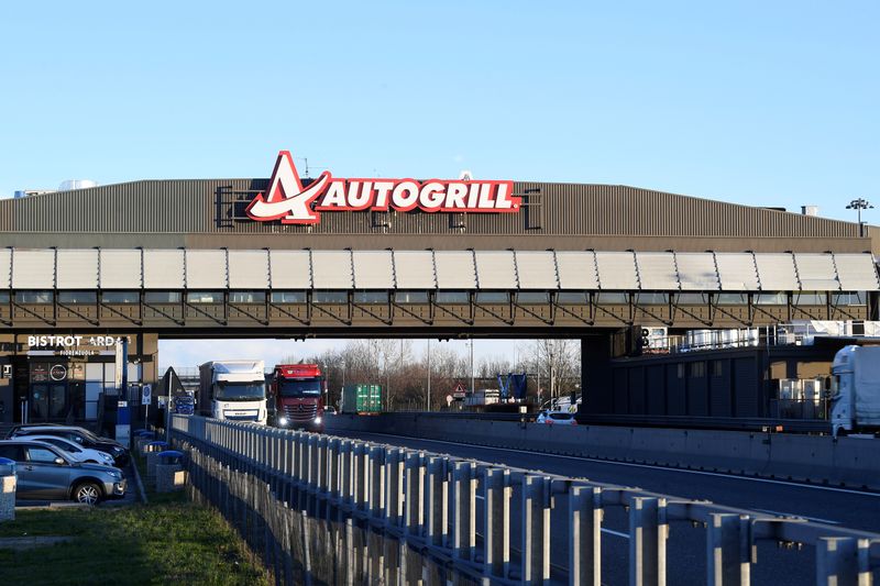 &copy; Reuters. Bridge restaurant of Italy&apos;s Autogrill is seen on the motorway near Fiorenzuola D&apos;arda