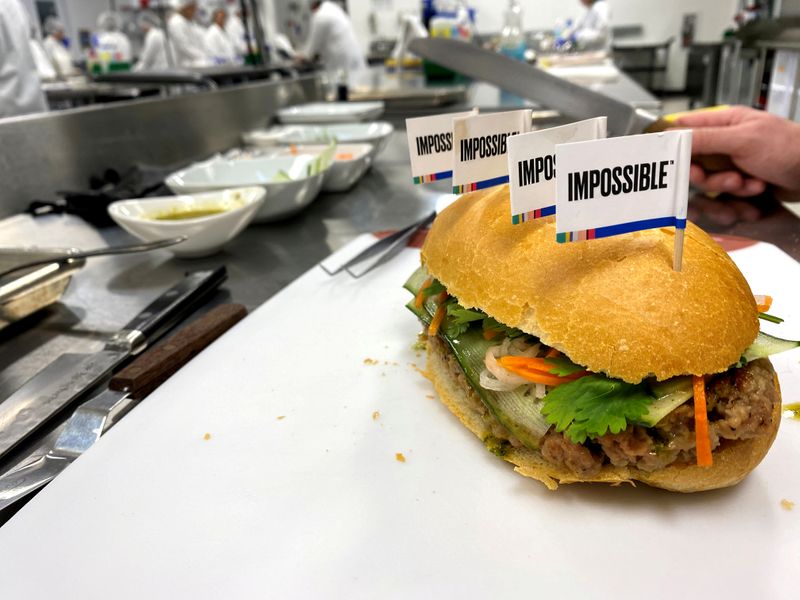 © Reuters. FILE PHOTO: A banh mi sandwich made with a plant-based Impossible Pork patty at the Impossible Foods headquarters in Silicon Valley