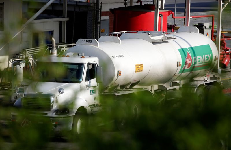 &copy; Reuters. A tanker truck of Mexican state oil firm Pemex&apos;s is pictured at Cadereyta refinery, in Cadereyta