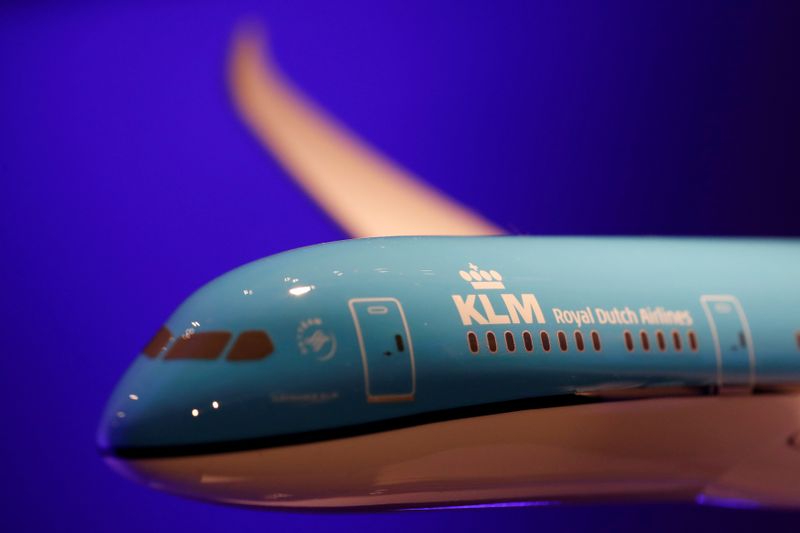 &copy; Reuters. FILE PHOTO: A KLM Boeing 787-9 scale model is seen in Paris