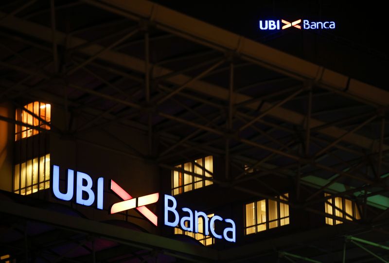 &copy; Reuters. Sede di UBI banca a Brescia