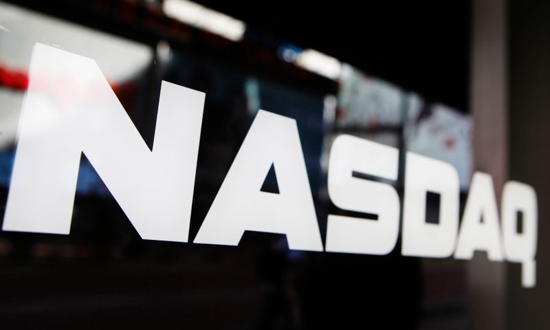 &copy; Reuters. Логотип NASDAQ в Нью-Йорке