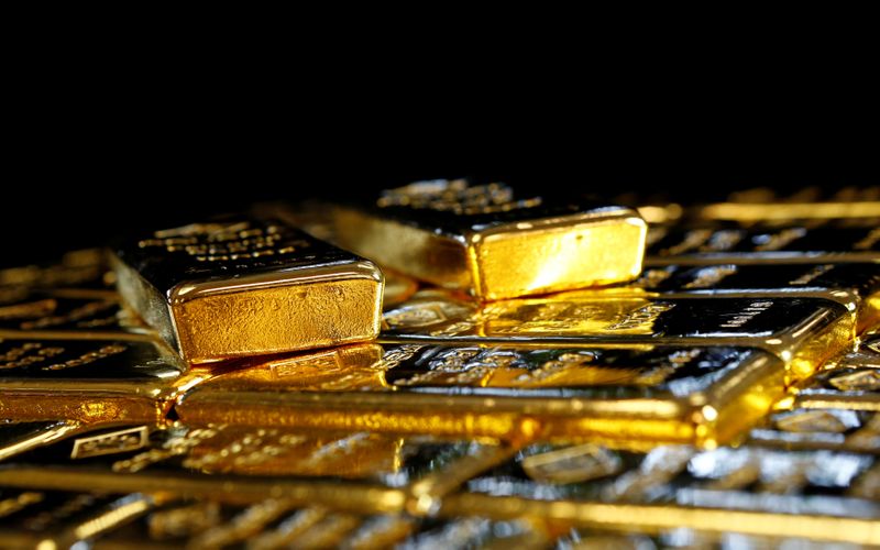 © Reuters. FILE PHOTO: Gold bars are seen at the Austrian Gold and Silver Separating Plant 'Oegussa' in Vienna