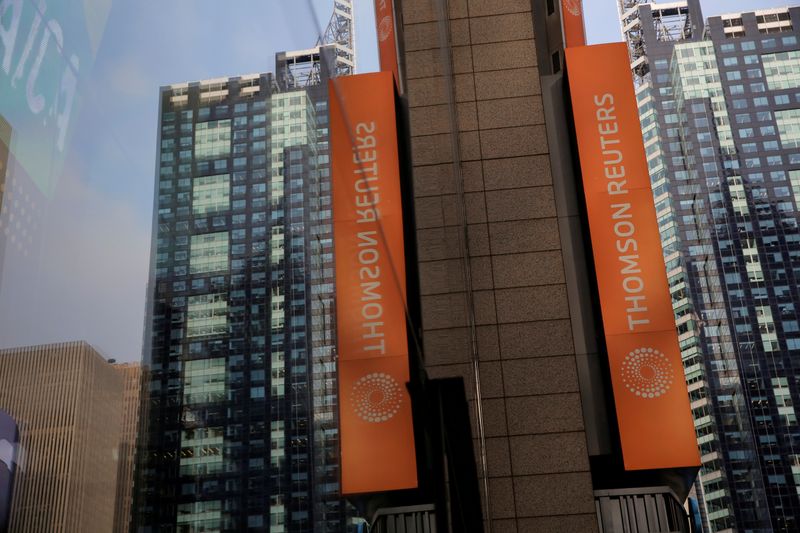 © Reuters. FILE PHOTO: The Thomson Reuters logo is seen on the company building in Times Square, New York.