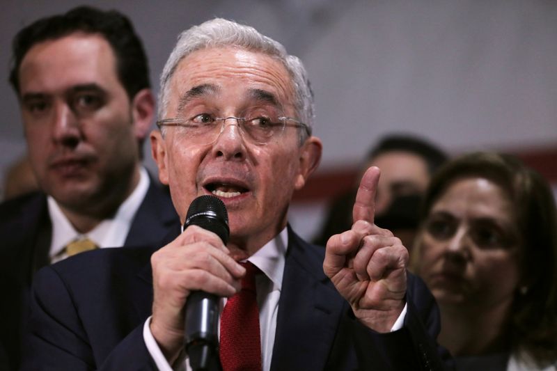 &copy; Reuters. FILE PHOTO: Colombia&apos;s former president Alvaro Uribe, speaks during a news conference after a private hearing at Supreme Court of Justice, in Bogota,