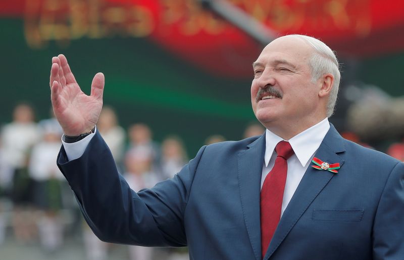 &copy; Reuters. FILE PHOTO: Belarusian President Lukashenko takes part in celebrations of Independence Day in Minsk