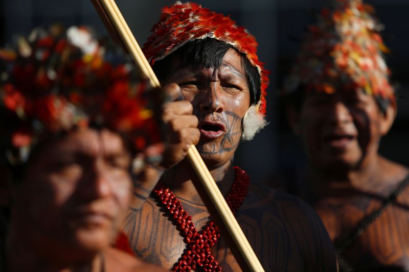 &copy; Reuters. Indígenas da etnia munduruku durante manifestação em Brasília