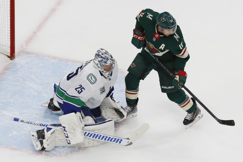 © Reuters. NHL: Western Conference Qualifications-Vancouver Canucks at Minnesota Wild